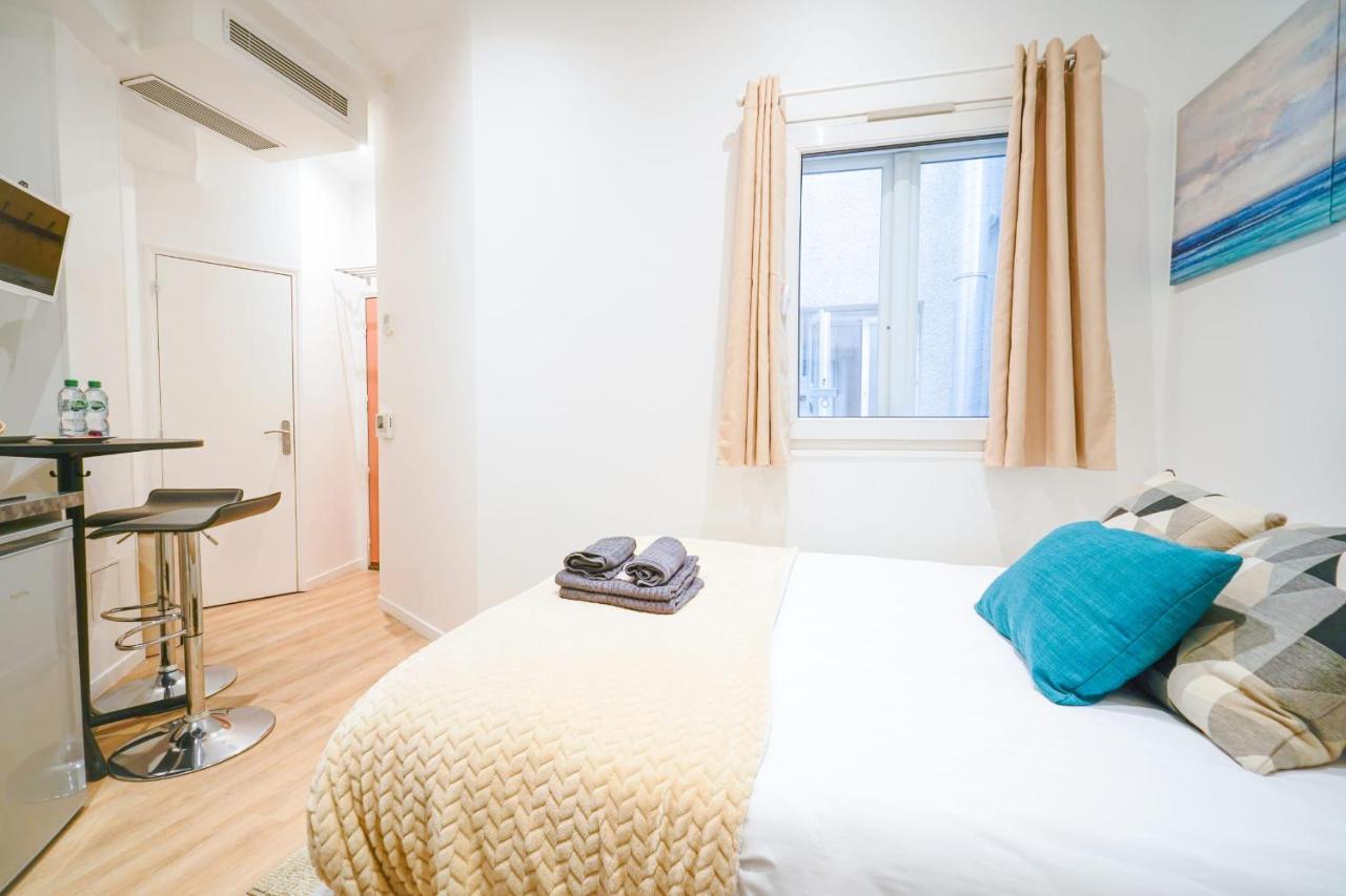 X Well Located Studio Fully Renovated In Center Appartement Parijs