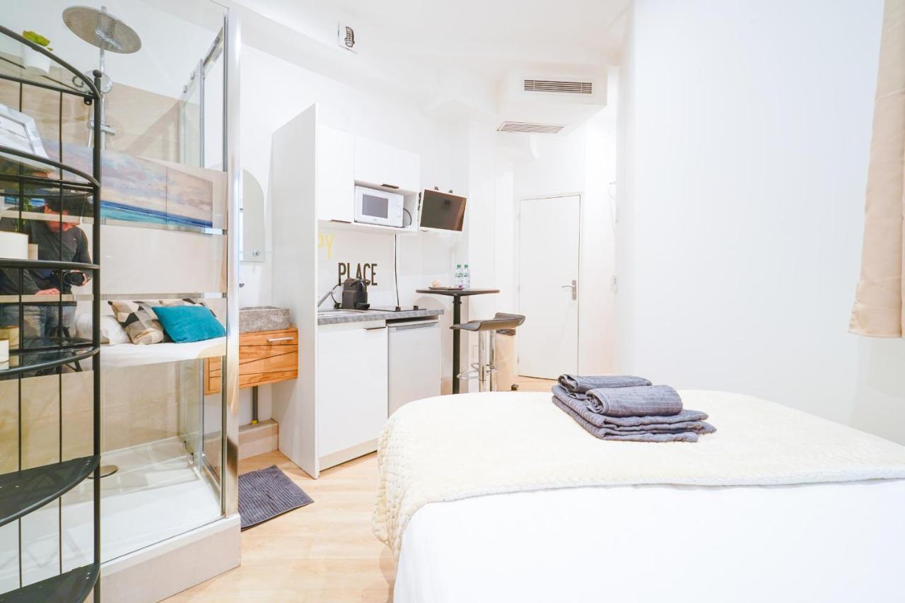 X Well Located Studio Fully Renovated In Center Appartement Parijs